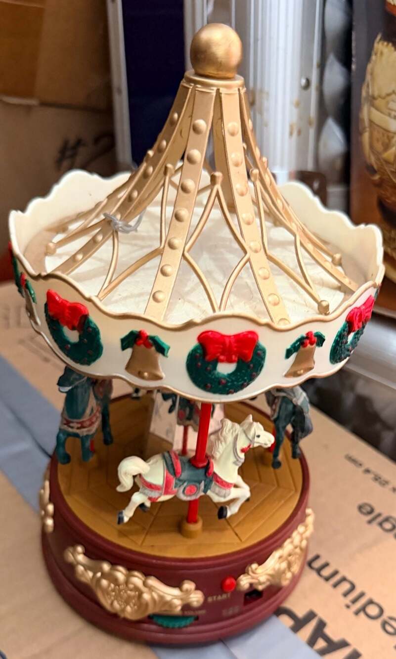 Vtg 1998 Maisto Santa's Holiday Wonderland Christmas Animated Musical Display **